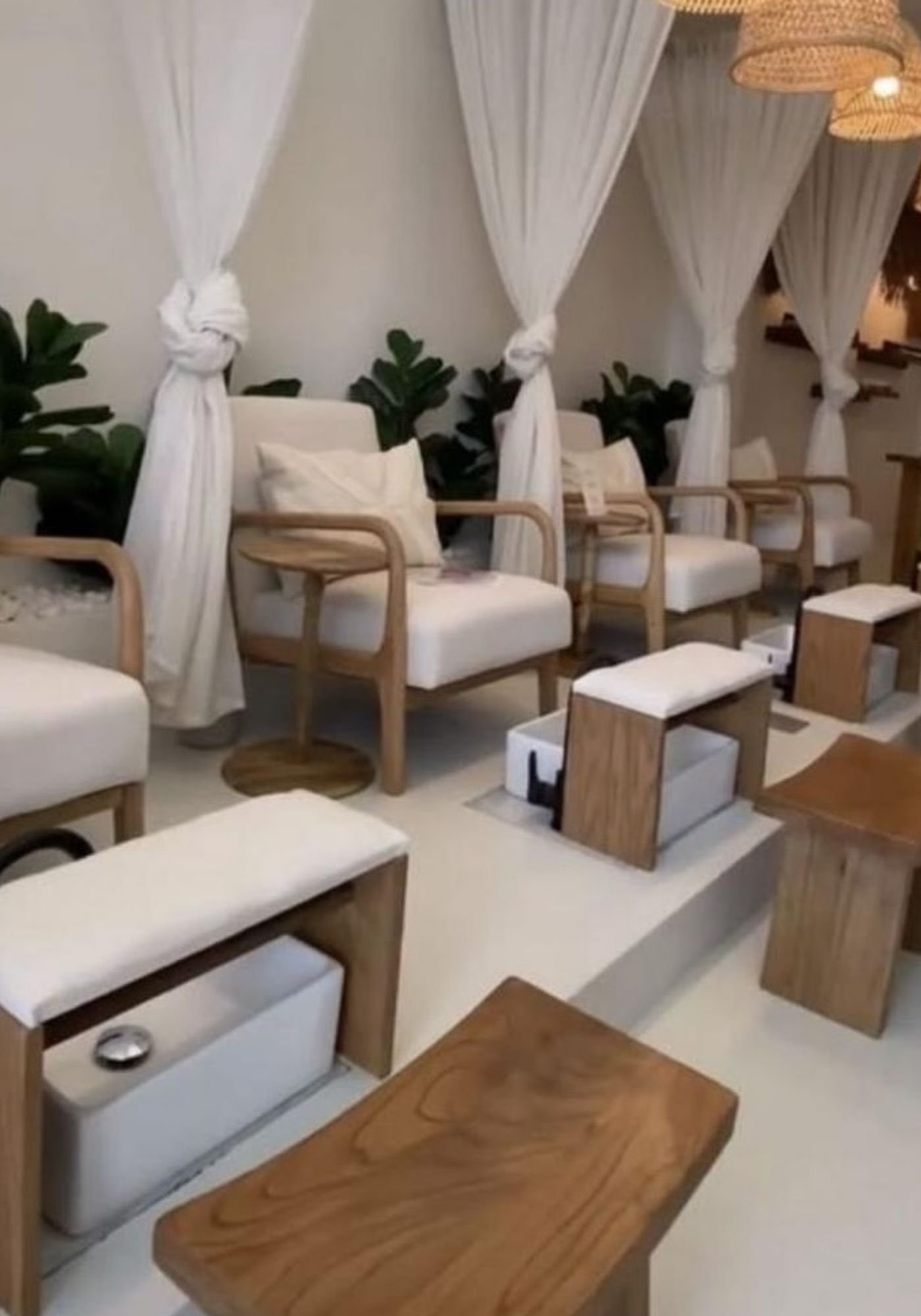 The Den Salon - Treatment Room Lighting